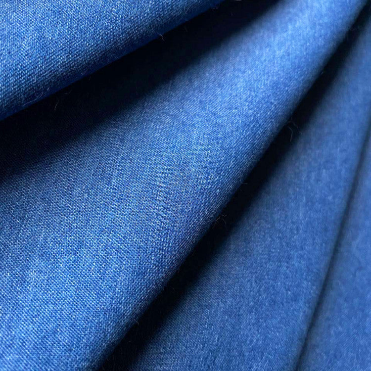 Ilse - Letnia sukienka z dekoltem w serek z denimu