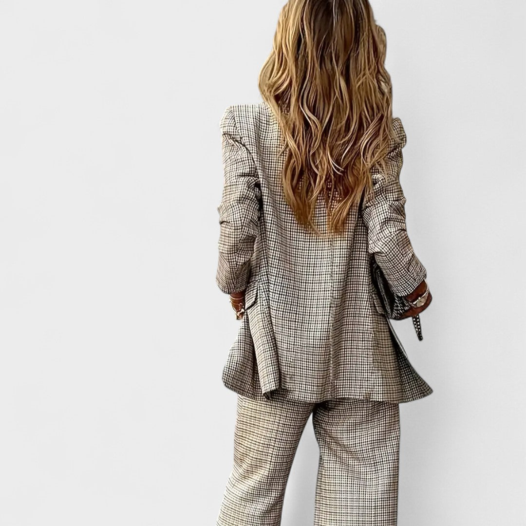 Victoria - Elegancki Strój