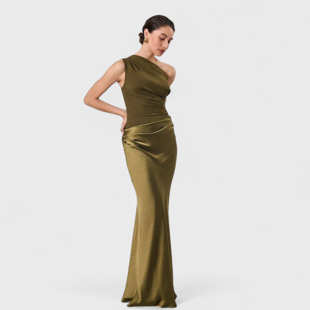 Amber - Długa sukienka na jedno ramię z satyny